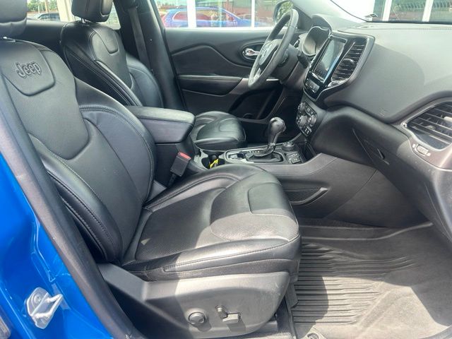 Photo 12