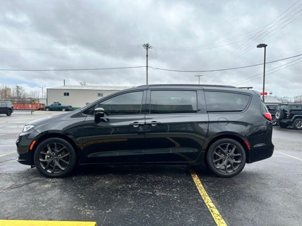 Used 2021 Chrysler Pacifica Touring Passenger Van
