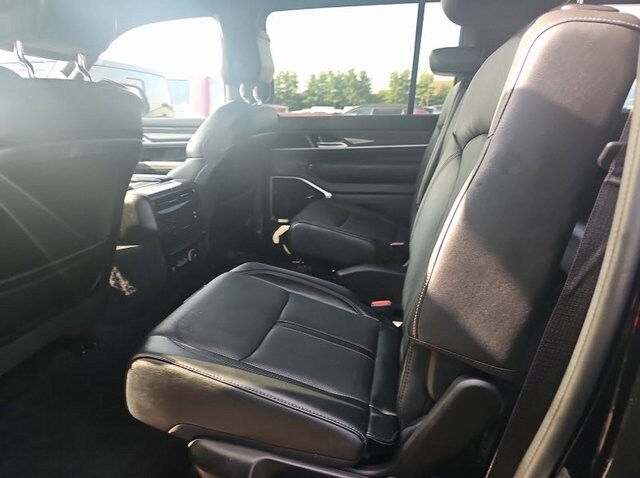 2022 Jeep Wagoneer Series III photo 3