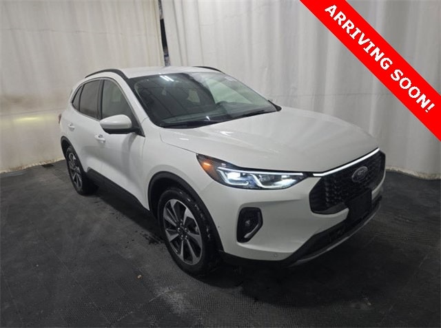 2023 Ford Escape Platinum's photo