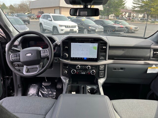 2024 Ford F-150 XLT photo 2
