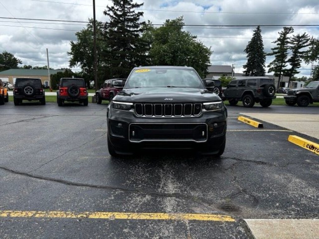 Used 2023 Jeep Grand Cherokee Overland SUV