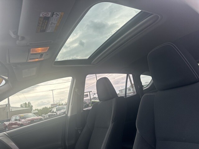 2018 Toyota RAV4 XLE photo 3