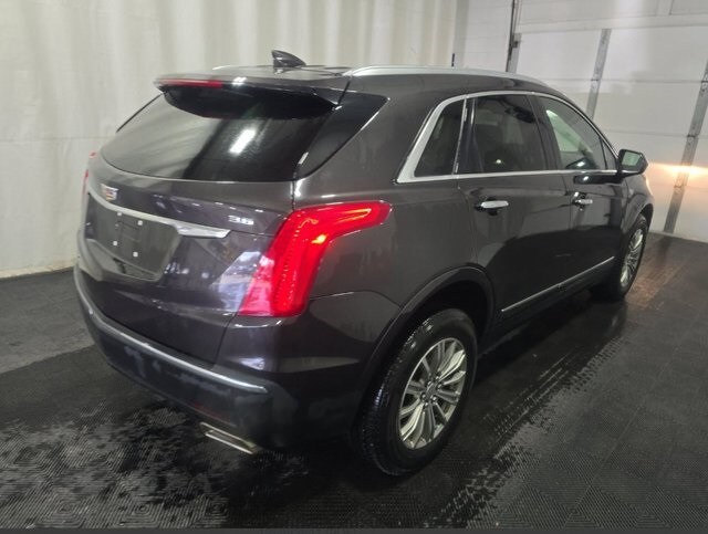 2018 Cadillac XT5 Luxury photo 2
