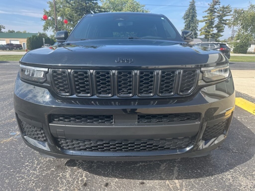 Used 2022 Jeep Grand Cherokee L Laredo SUV