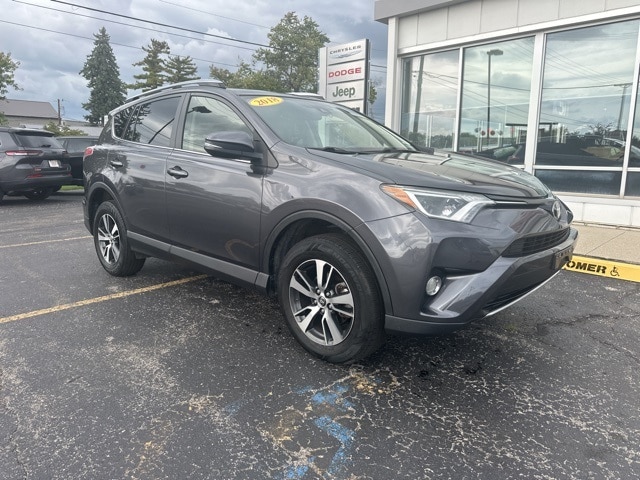 Used 2018 Toyota RAV4 XLE with VIN JTMWFREVXJJ727787 for sale in Winamac, IN