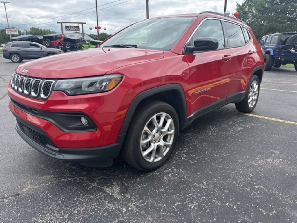 Used 2023 Jeep Compass Latitude Lux SUV