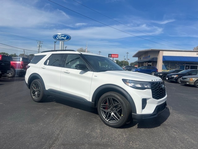 2025 Ford Explorer ST-LINE's photo