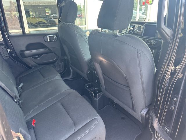 2022 Jeep Wrangler Unlimited Sahara - Photo 24