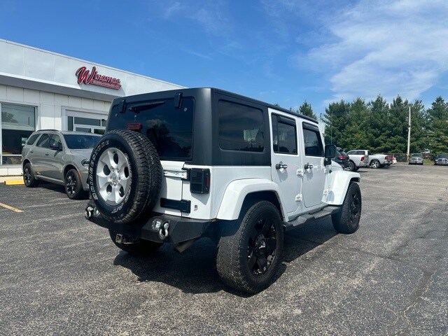 2014 Jeep Wrangler Unlimited Sahara photo 3