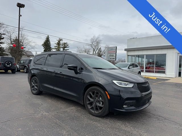 2021 Chrysler Pacifica Touring