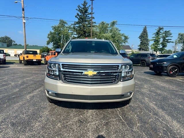 2017 Chevrolet Suburban Premier photo 4