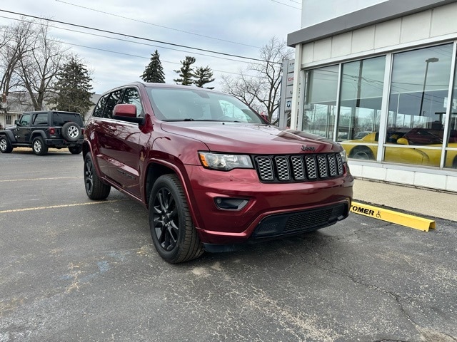 Used 2017 Jeep Grand Cherokee Altitude with VIN 1C4RJFAG9HC909755 for sale in Winamac, IN