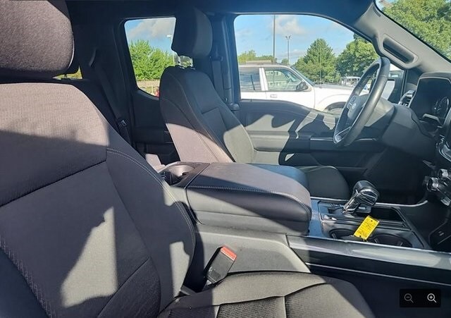 2022 Ford F-150 XLT photo 2