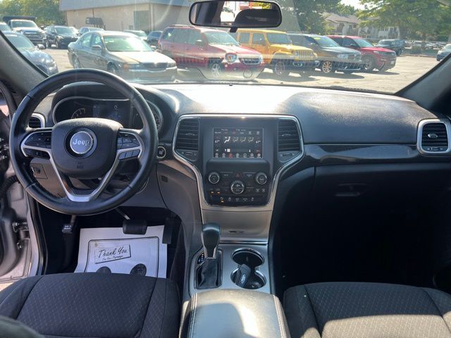 Used 2018 Jeep Grand Cherokee Laredo with VIN 1C4RJFAG5JC348721 for sale in Winamac, IN