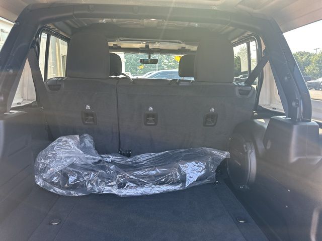 2022 Jeep Wrangler Unlimited Sahara - Photo 20