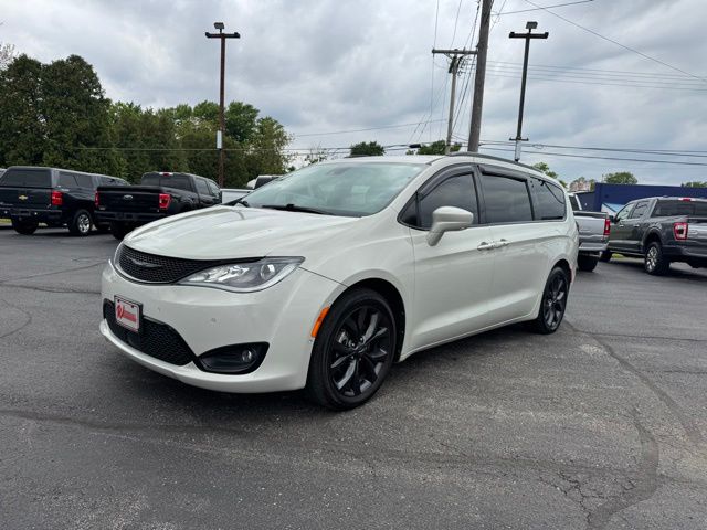 2020 Chrysler Pacifica Touring L Plus's photo