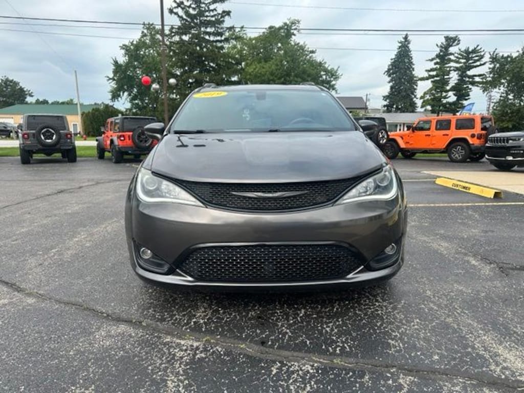 Used 2019 Chrysler Pacifica Limited Passenger Van