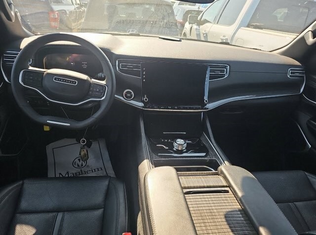 2022 Jeep Wagoneer Series II photo 2