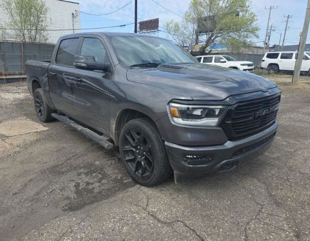 2024 RAM 1500 Laramie 4x4 Crew Cab 5'7's photo