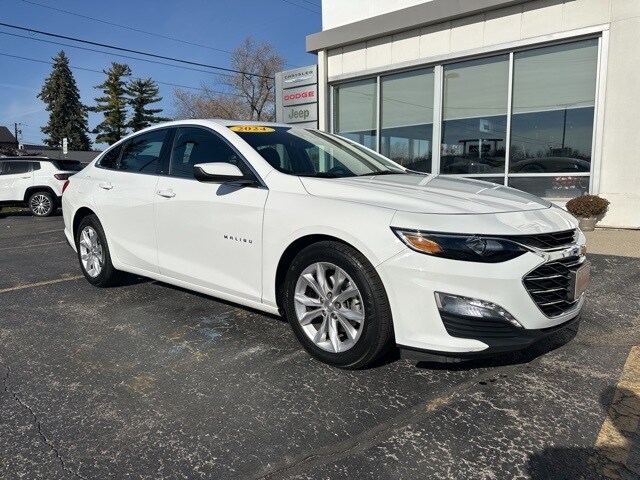 2024 Chevrolet Malibu 1LT photo 2