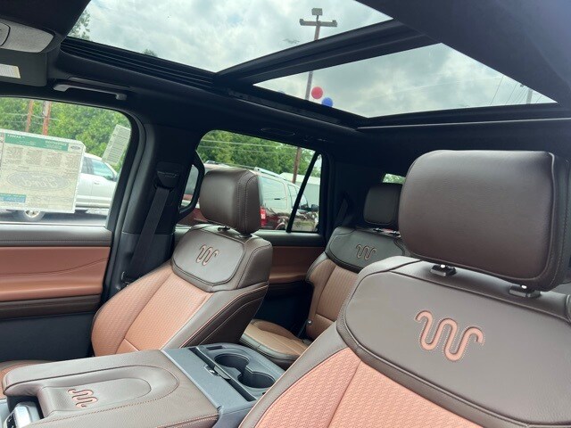 2025 Ford Expedition King Ranch photo 3