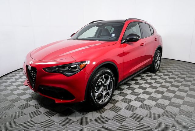 2025 Alfa Romeo Stelvio Stelvio AWD's photo