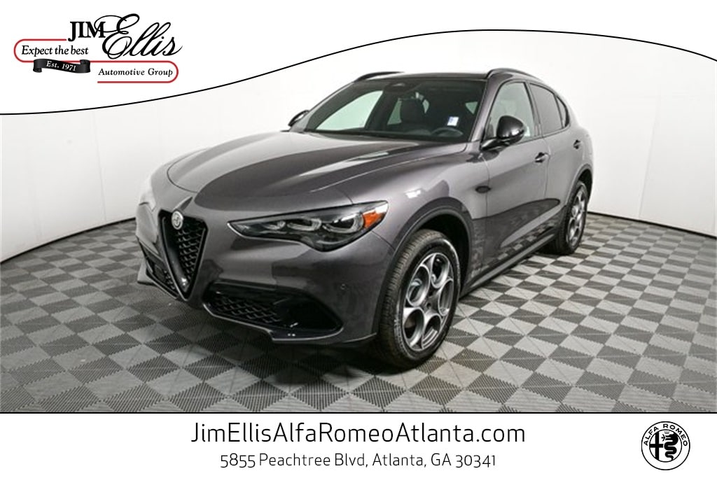 2025 Alfa Romeo Stelvio Base's photo
