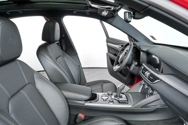2026 Alfa Romeo Stelvio Base - Photo 23