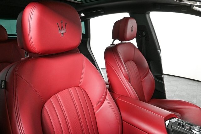 2022 Maserati Levante GT photo 2