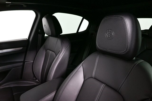 2025 Alfa Romeo Stelvio Sprint Base photo 2