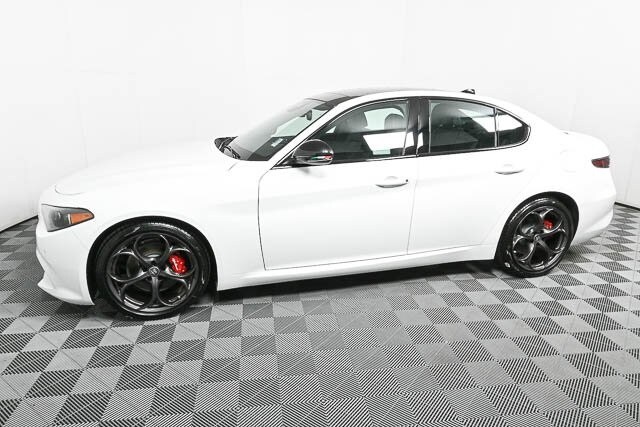 2025 Alfa Romeo Giulia photo 2