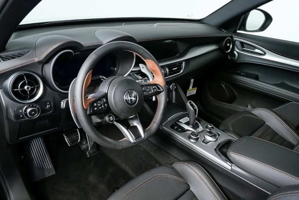 New 2025 Alfa Romeo Stelvio INTENSA AWD Sport Utility