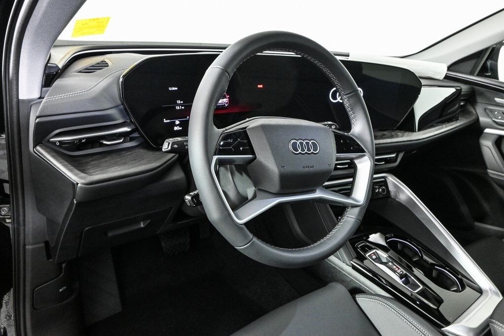 2025 Audi Q5 2.0T Premium Plus photo 3