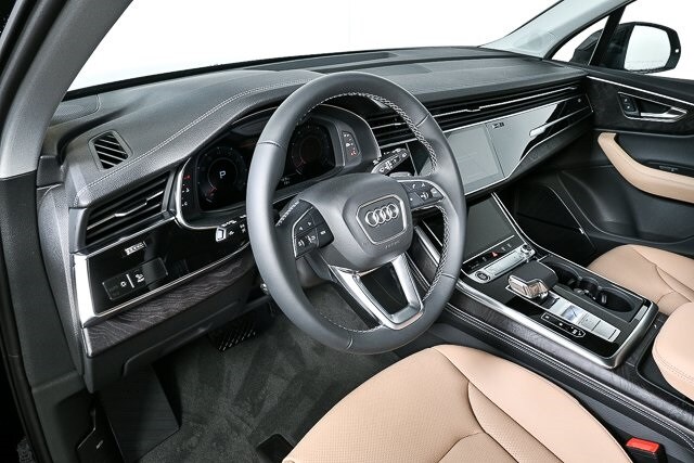 2025 Audi Q7 55 Premium Plus photo 4