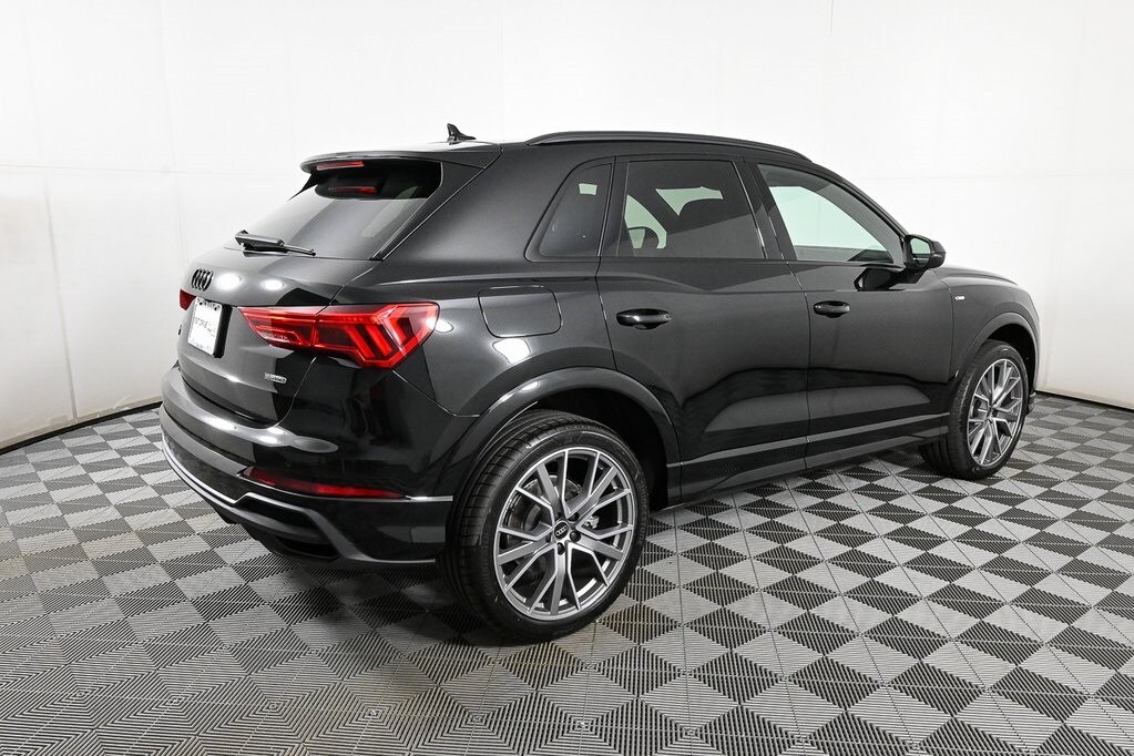 2025 Audi Q3 45 TFSI S line Premium Plus photo 2