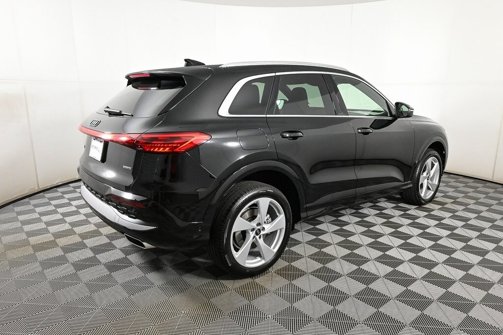 2025 Audi Q5 2.0T Premium Plus photo 2