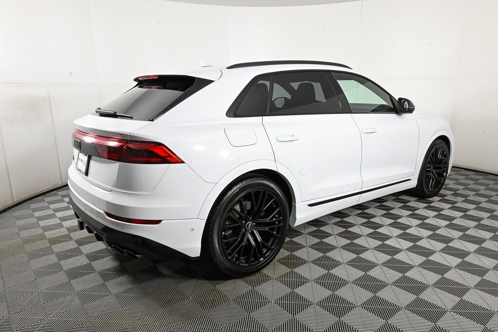 2025 Audi SQ8 Premium Plus photo 3