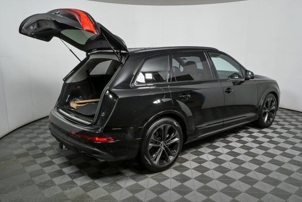 New 2026 Audi Q7 55 Premium Plus Quattro SUV