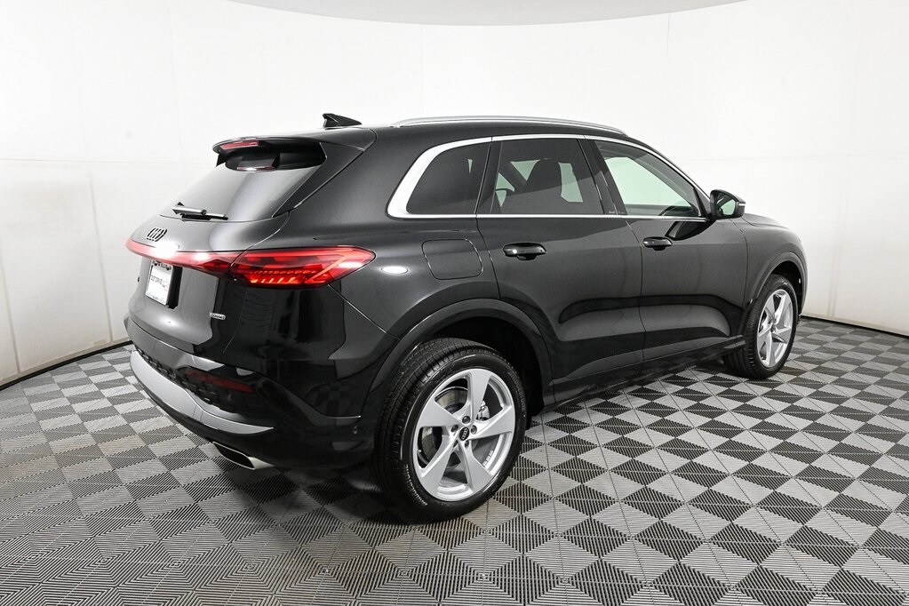 2025 Audi Q5 2.0T Premium Plus photo 3