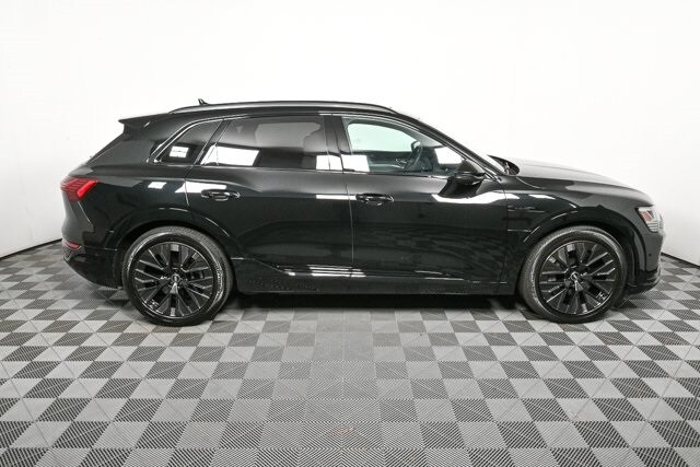 2024 Audi Q8 E-tron Prestige photo 2