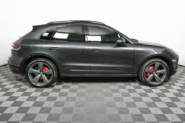 2025 Porsche Macan S photo 2