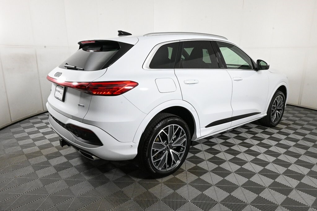 2025 Audi Q5 2.0T Premium Plus photo 2