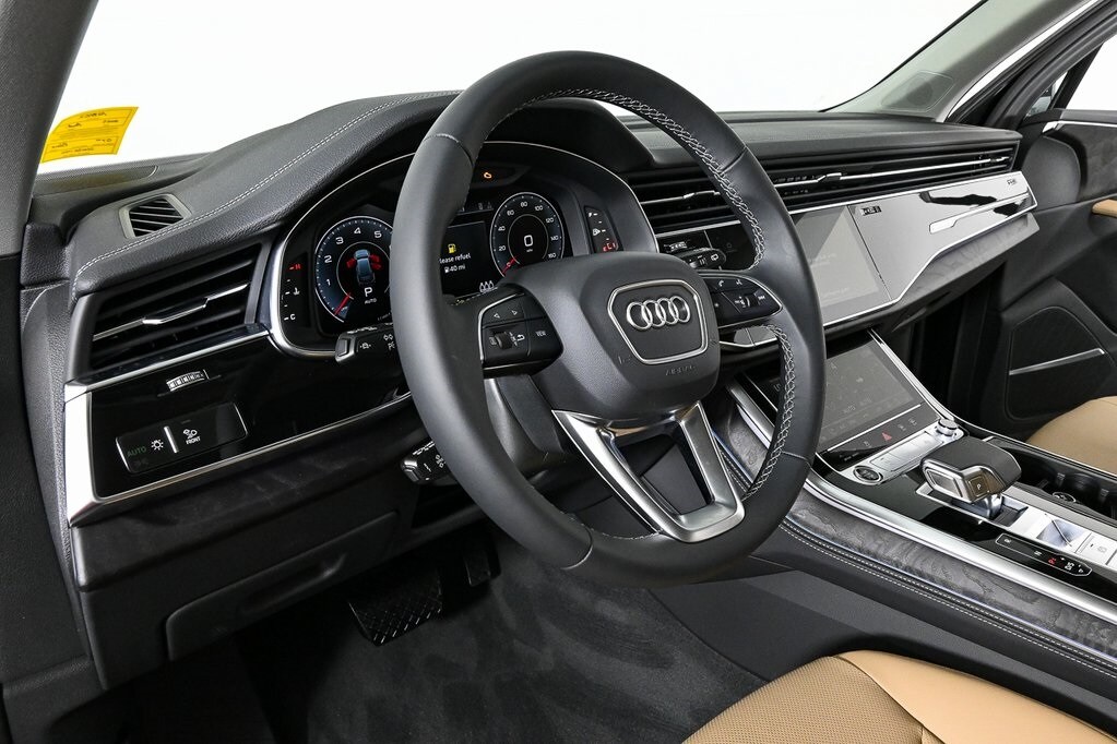 2025 Audi Q7 55 Premium Plus photo 4