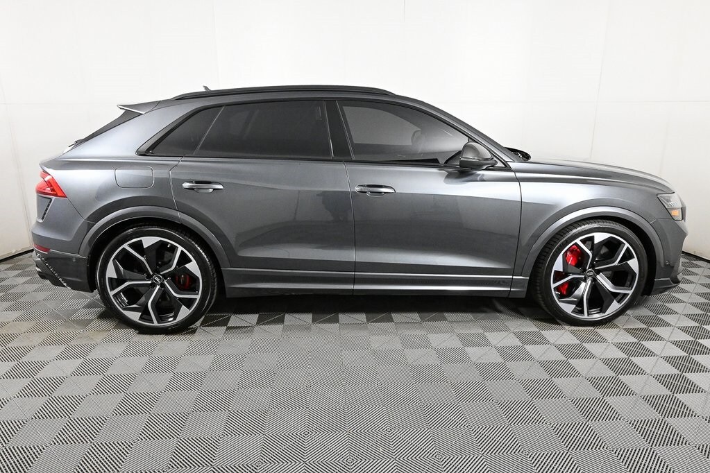 2020 Audi RS Q8 photo 2