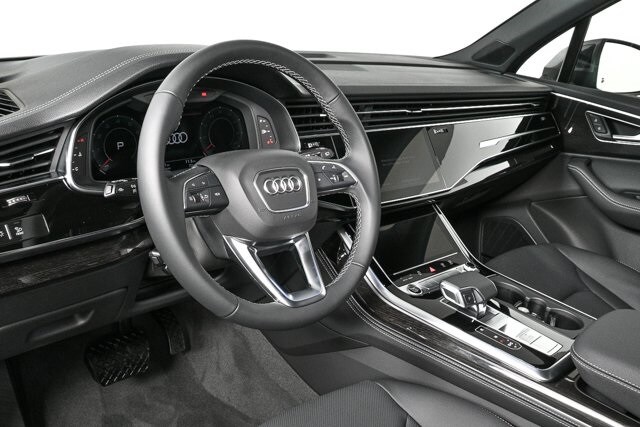 2026 Audi Q7 55 Premium Plus photo 3