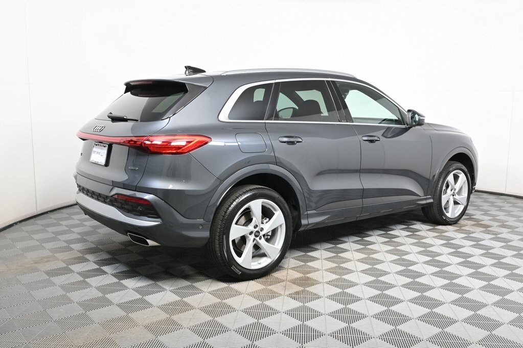 2025 Audi Q5 2.0T Premium Plus photo 3