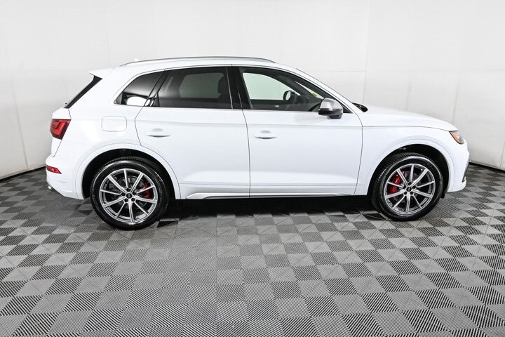 2025 Audi SQ5 Premium Plus photo 2