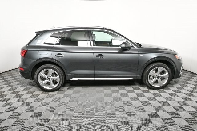 2023 Audi Q5 45 S line Premium photo 2