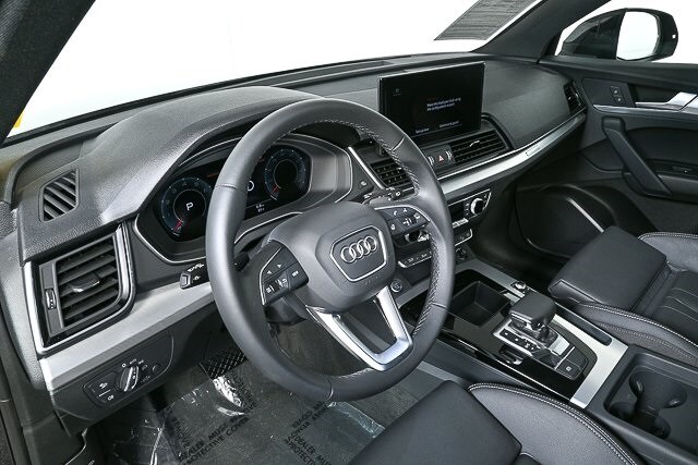 2025 Audi Q5 45 S line Premium photo 4